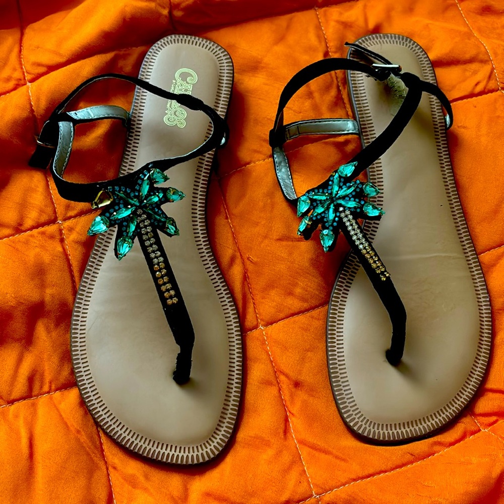 Super cute vacation sandals!